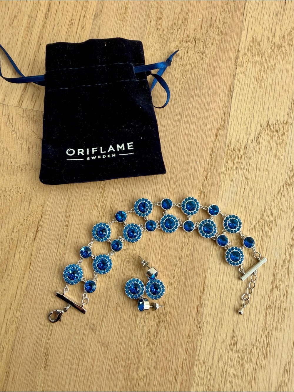 Oriflame Blue Crystal Bracelet and Earring Set